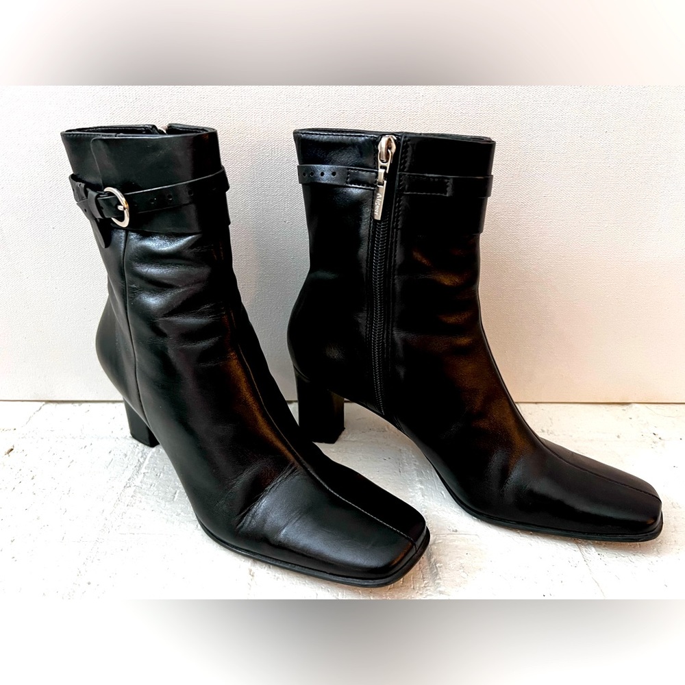 Etienne Aigner Ankle Boots